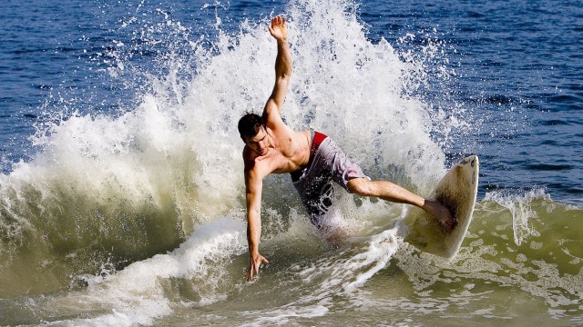 乐鱼娱乐登录-哈兰德的进球方式多样令对手防守策略难以统一，哈兰德又进球了